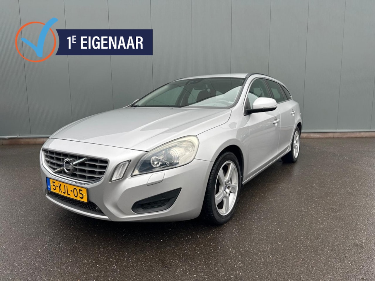 Volvo V60 - 1.6 T4 Summum DEALER ONDERHOUDEN ! - AutoWereld.nl
