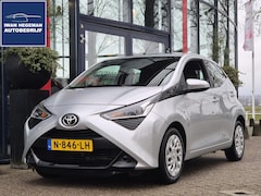 Toyota Aygo X - 1.0 VVT-i x-play | Navigatie via Smartphone | Apple Carplay | Airconditioning | Parkeercam