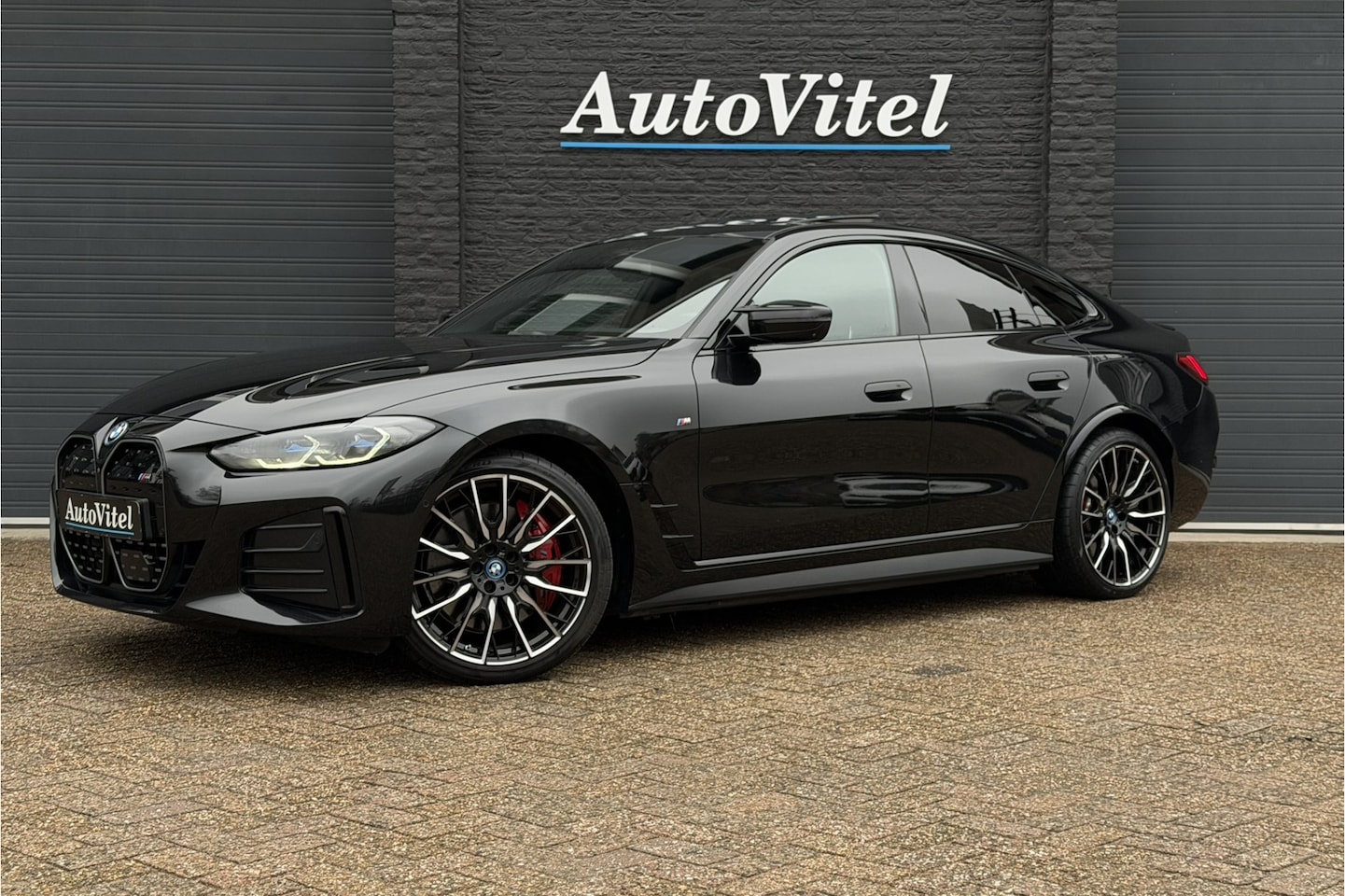 BMW i4 - M50 84 kWh M-Sport PRO | Schuifdak | Harman Kardon | Laserlicht | Sportleder | Driving Ass - AutoWereld.nl