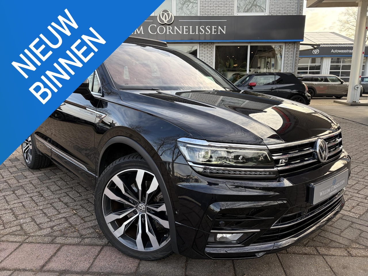 Volkswagen Tiguan - 2.0 TSI 4Motion Highline Business R Pano Trekhaak - AutoWereld.nl