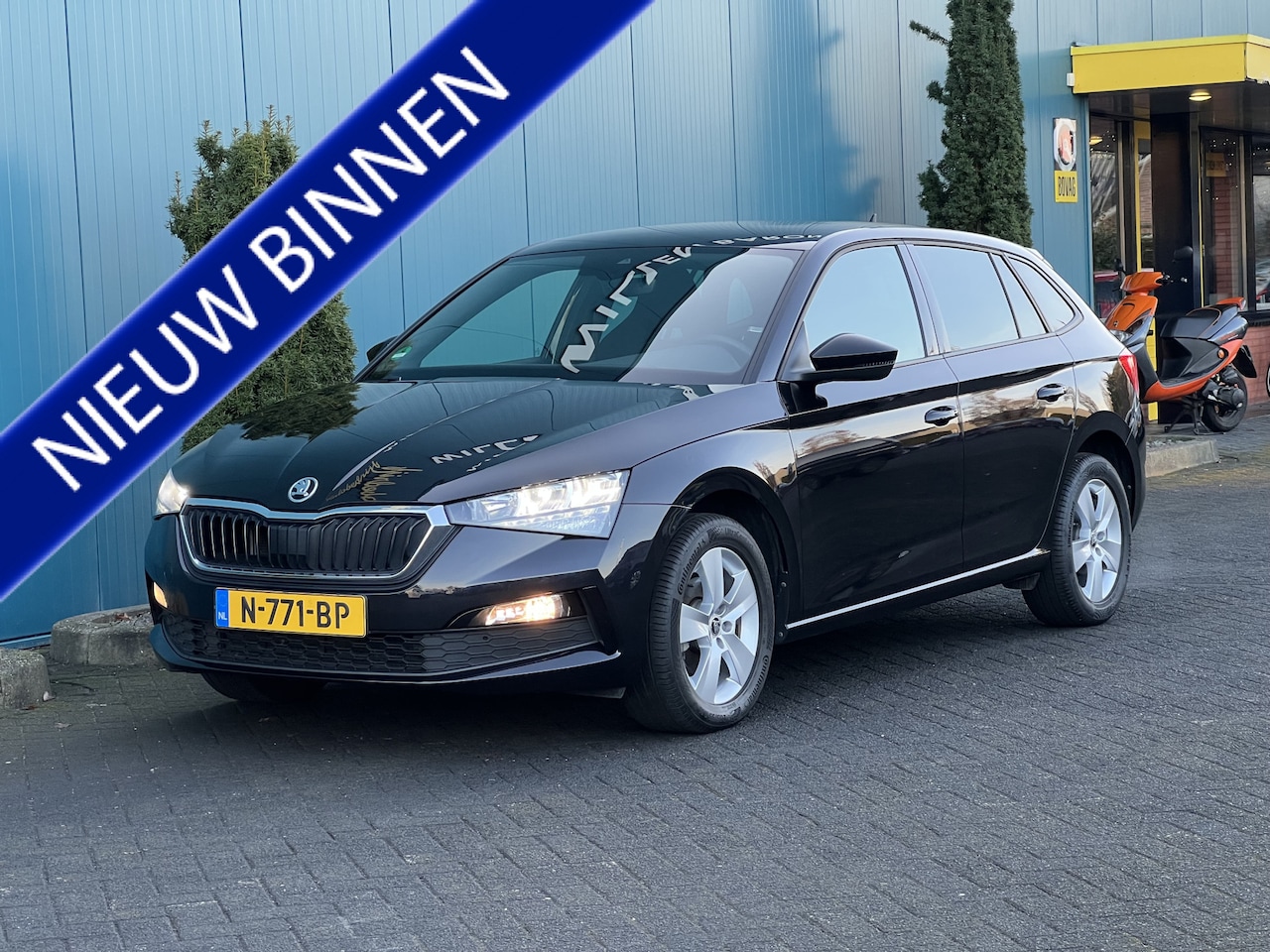 Skoda Scala - 1.0 TSI Sport Business CARPLAY|CRUISE|LED|PDC|ECC|LMV 1'EIG - AutoWereld.nl