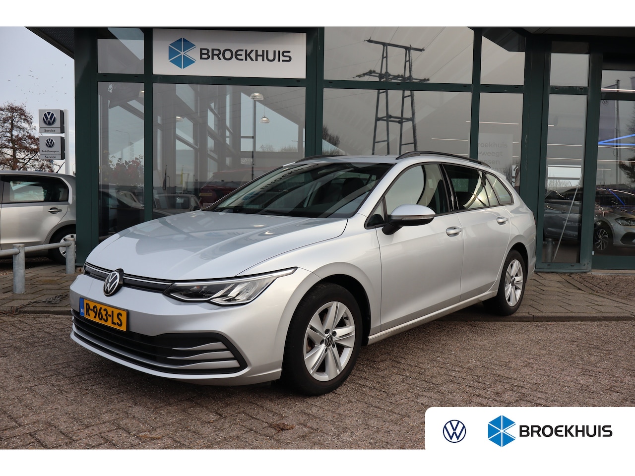 Volkswagen Golf Variant - 1.0 eTSI Life 110PK | Cruise control adaptief | Keyless start | Parkeersensor achter - AutoWereld.nl