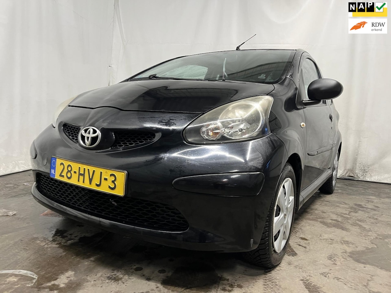 Toyota Aygo - 1.0-12V Access - Schade - AutoWereld.nl
