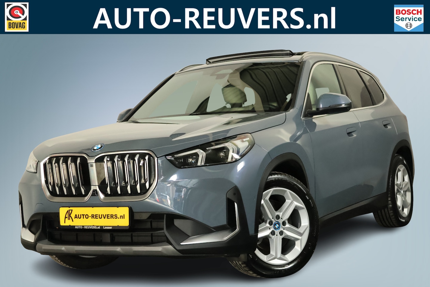 BMW iX1 - xDrive30 67 kWh Innovation / Panorama Opendak / Leder / - AutoWereld.nl