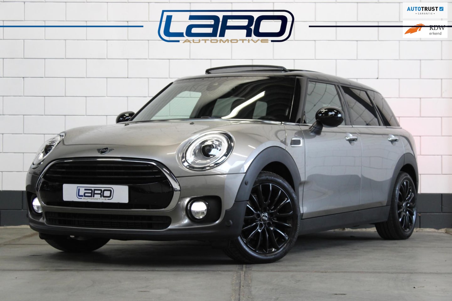 MINI Clubman - Mini 1.5 Cooper 136 pk Aut. | Pano LED CarPlay Climate Stoelver. Chili - AutoWereld.nl