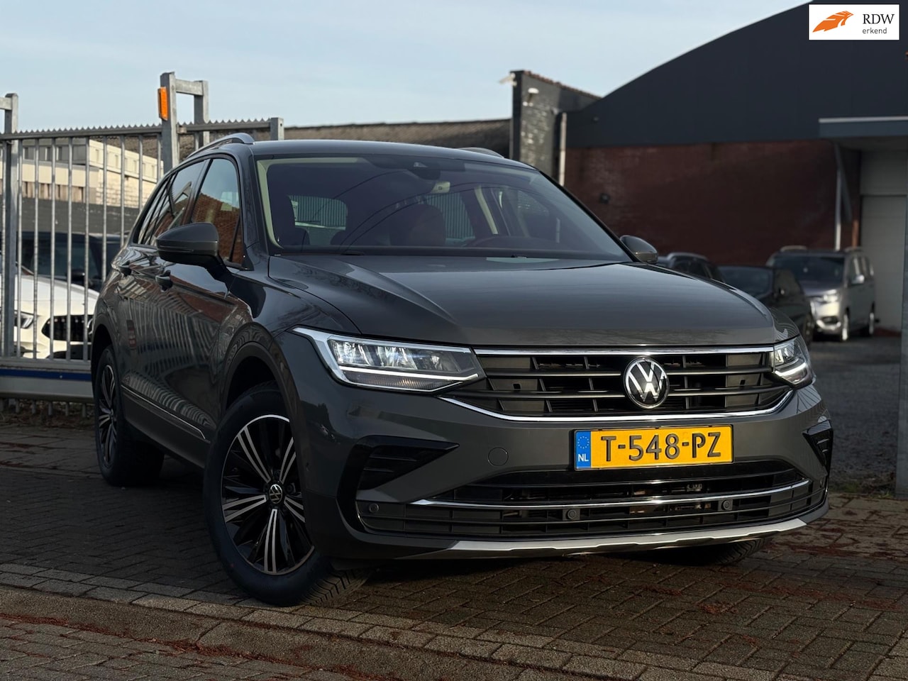 Volkswagen Tiguan - 1.5 TSI Active | 18” LMV | LED | ACC | Stoelverwarming | - AutoWereld.nl