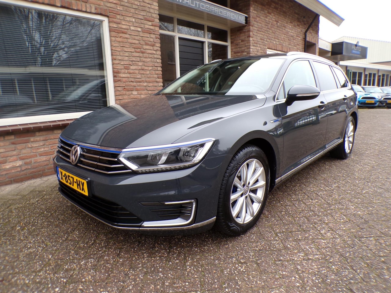 Volkswagen Passat Variant - 1.4 TSI GTE Highline Automaat / Leder-Alcantara / panoramadak / el Trekhaak - AutoWereld.nl