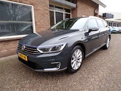 Volkswagen Passat Variant - 1.4 TSI GTE Highline Automaat / Leder-Alcantara / panoramadak / el Trekhaak