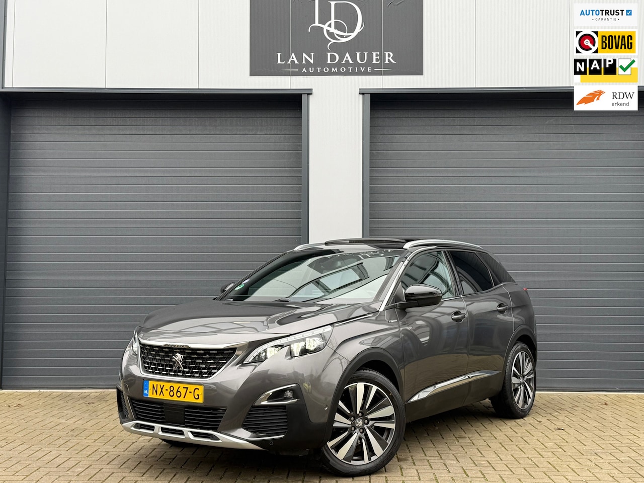 Peugeot 3008 - 1.2 PureTech GT Line / SCHUIFDAK / TREKHAAK - AutoWereld.nl