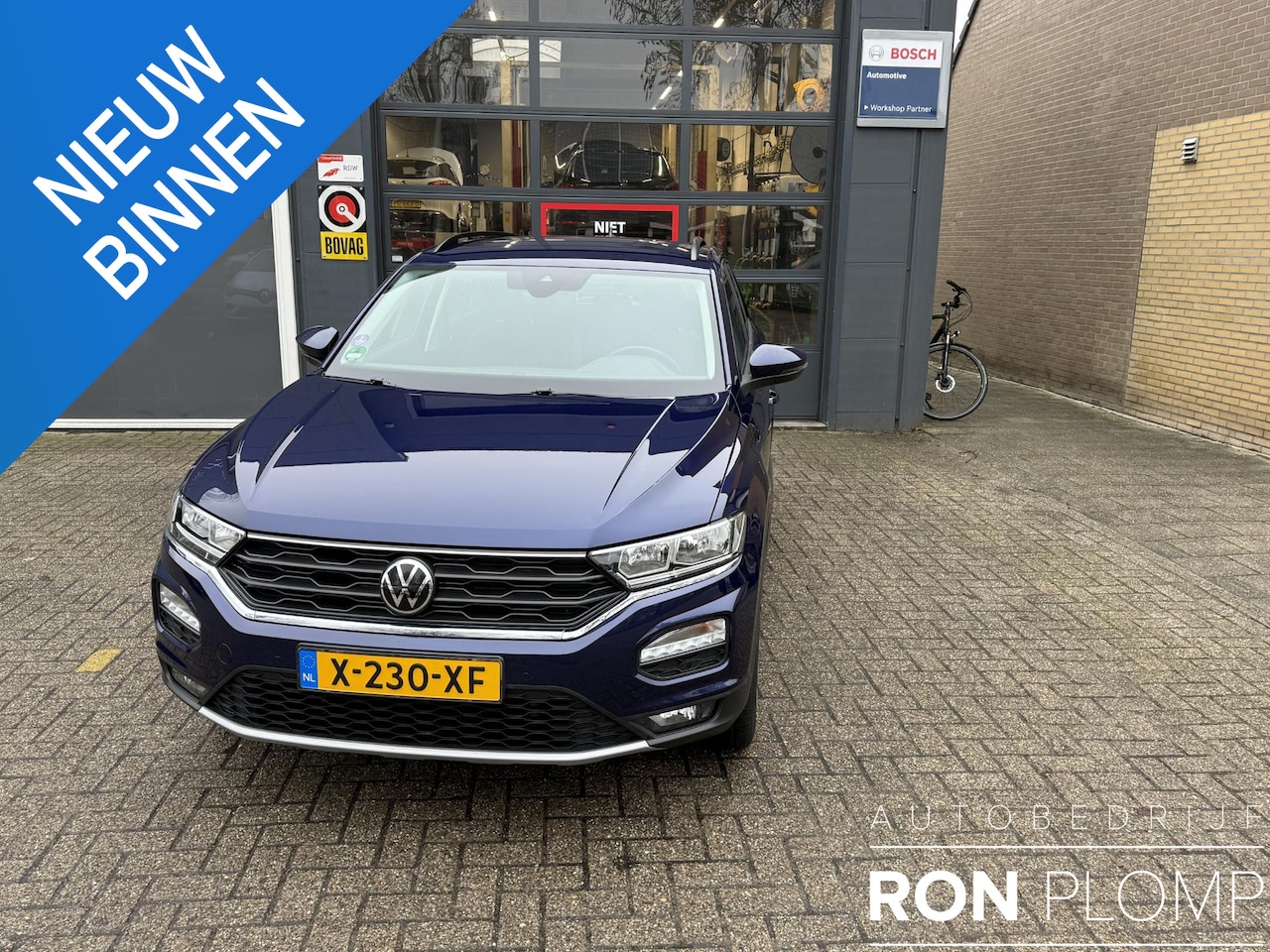 Volkswagen T-Roc - 1.5 TSI Sport Business R Automaat / Airco clima/ Naviagtie/ Cruise adapt/ Appel carplay/ L - AutoWereld.nl