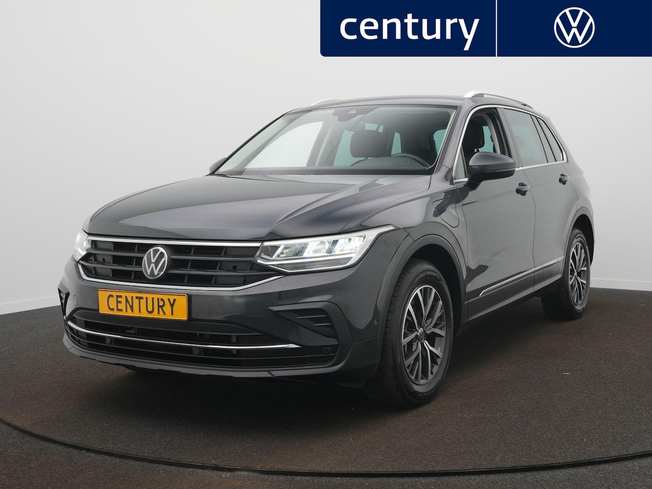 Volkswagen Tiguan - 1.5 eHybrid Life Edition LED - Camera - Navigatie - Side assist - ACC - AutoWereld.nl