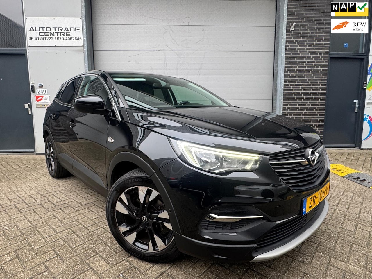 Opel Grandland X - 1.2 Turbo Business Executive [Denon | Dodehoek | Keyless | Trekhaak | Dealer OH] - AutoWereld.nl