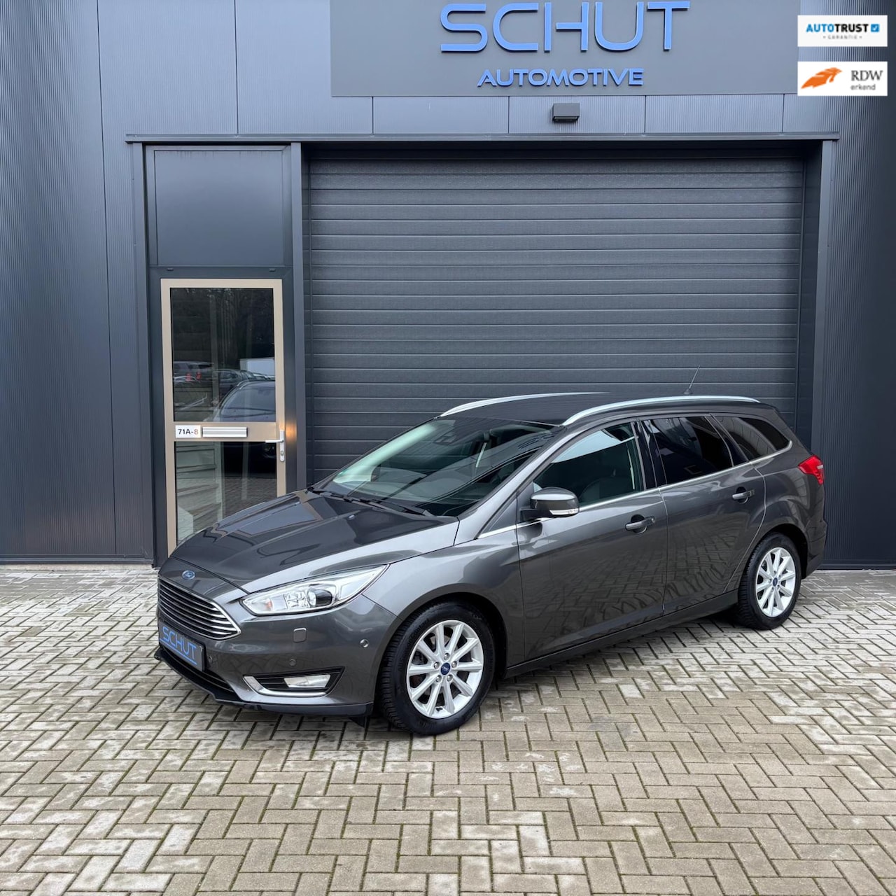 Ford Focus Wagon - 125pk Titanium XENON | HALF LEDER | CRUISE CONTROL | BLIS | CAMERA | SYNC 3 | CARPLAY | ST - AutoWereld.nl