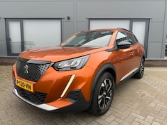 Peugeot 2008 - 1.2 PureTech Allure // Apple carplay // Clima // 81 DKM NAP