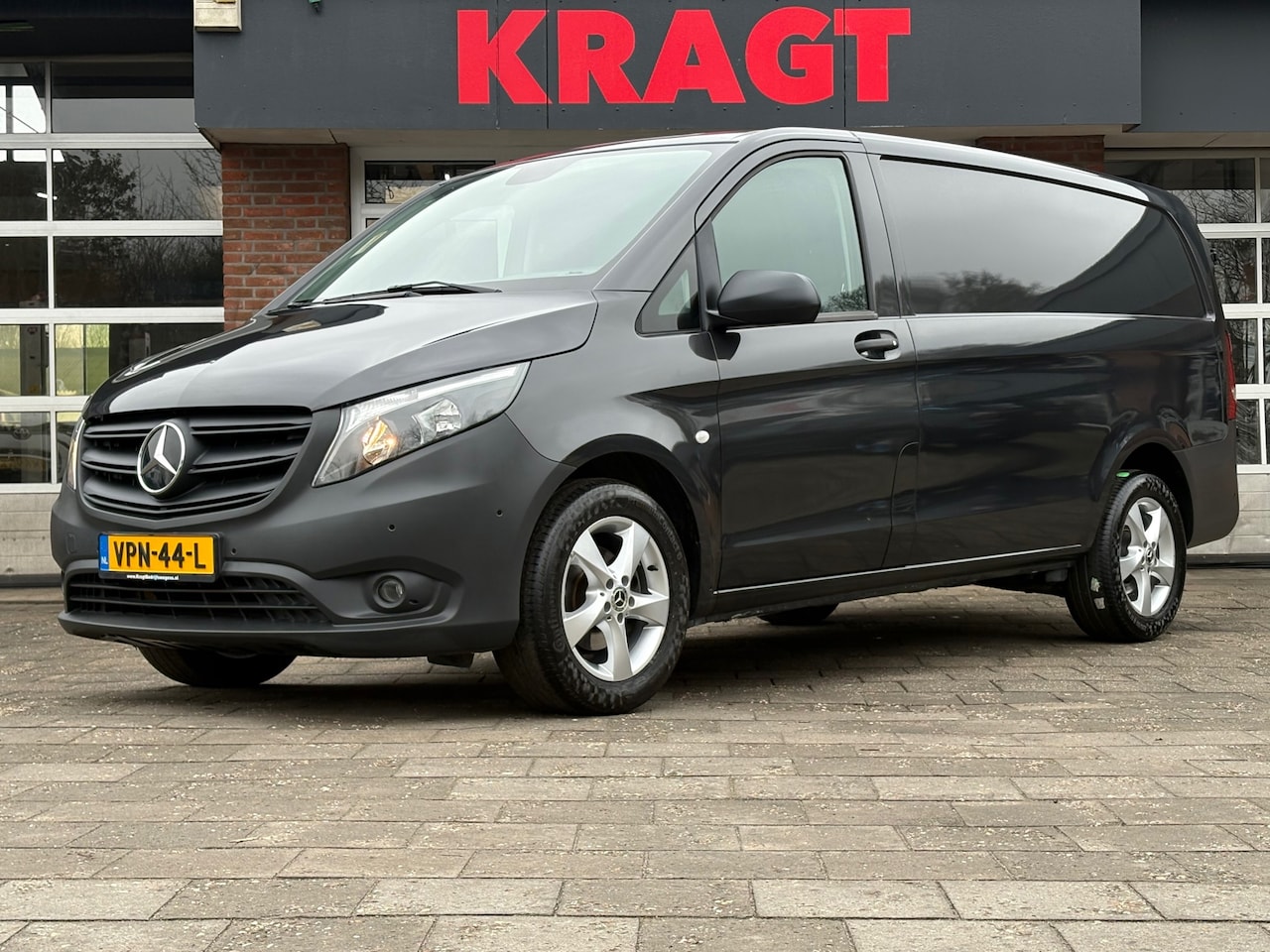 Mercedes-Benz Vito - 116 CDI Lang|AUTOMAAT|cruise|airco|achteruitrijcamera|apple carplay|navi|trekhaak|lichtmet - AutoWereld.nl