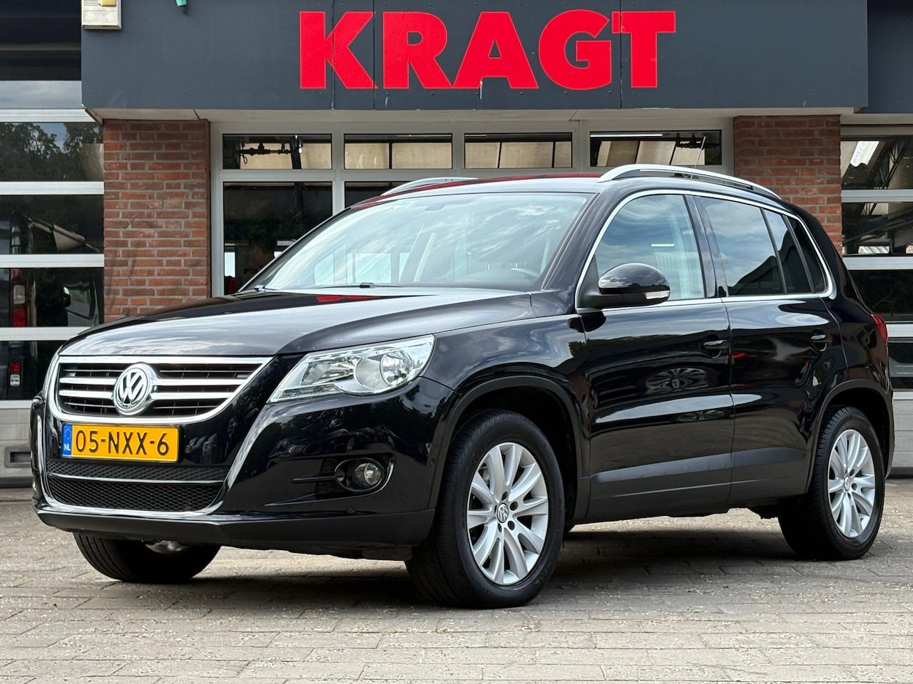 Volkswagen Tiguan - Sport&Style 2.0 TSI 4Motion - 2.200 kg geremd - AUTOMAAT - trekhaak - climate - AutoWereld.nl