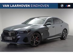 BMW i5 - eDrive40 M Sport / Panoramadak / Achteruitrijcamera / Stoelventilatie / Bowers & Wilkins /