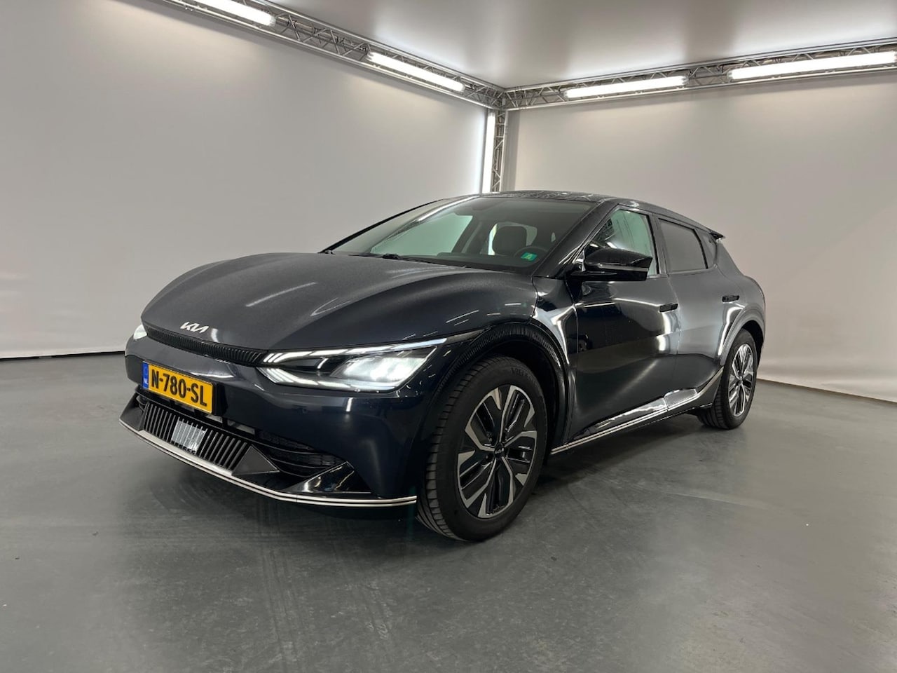 Kia EV6 - PLUS 77.4KWH TREKHAAK/ACARPLAY/NAVI/LEER - AutoWereld.nl