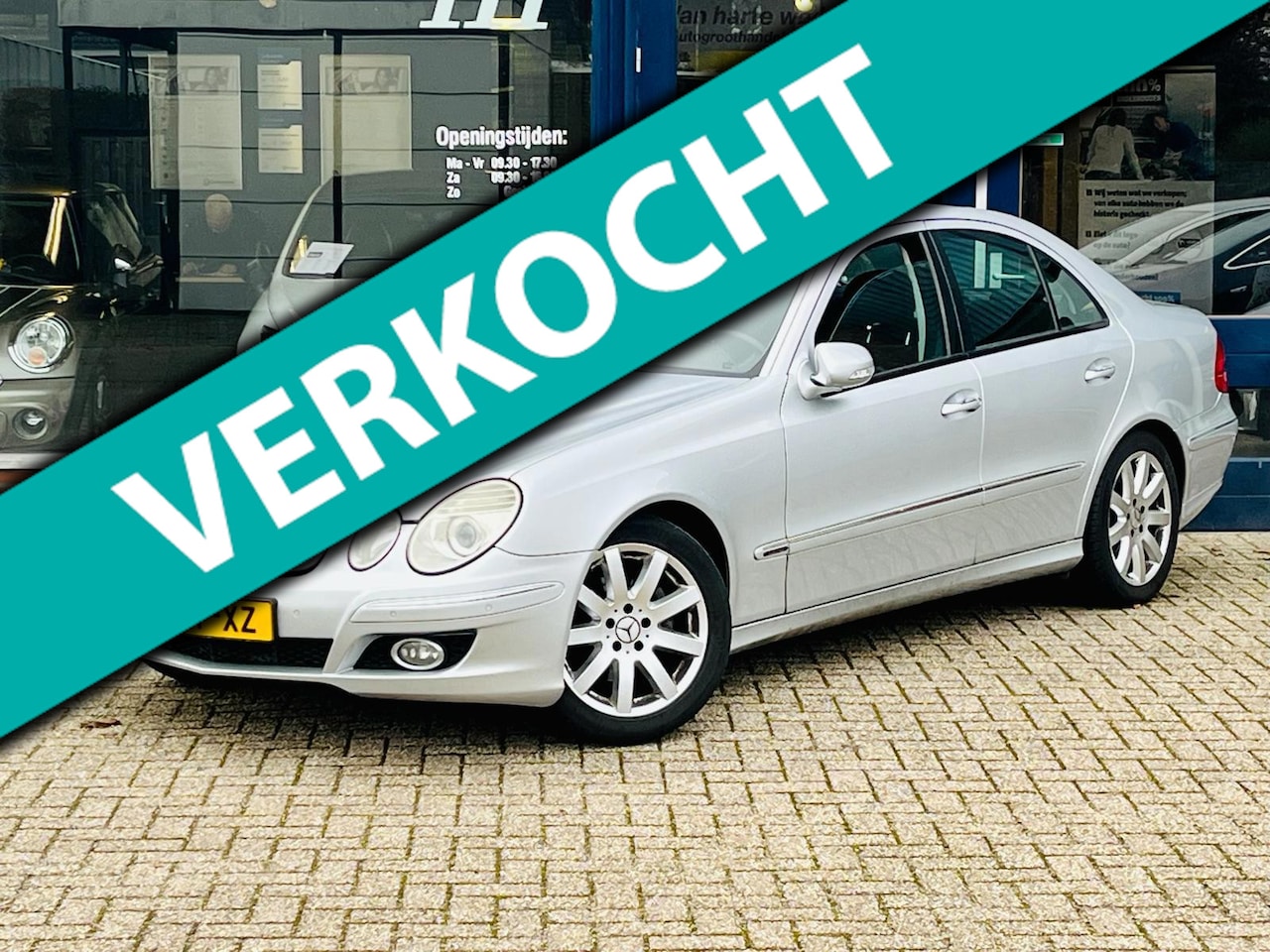 Mercedes-Benz E-klasse - 230 Avantgarde automaat! Schuifdak l Navi l Airco ECC l Cruise l PDC V+A! Inruil koopje mo - AutoWereld.nl