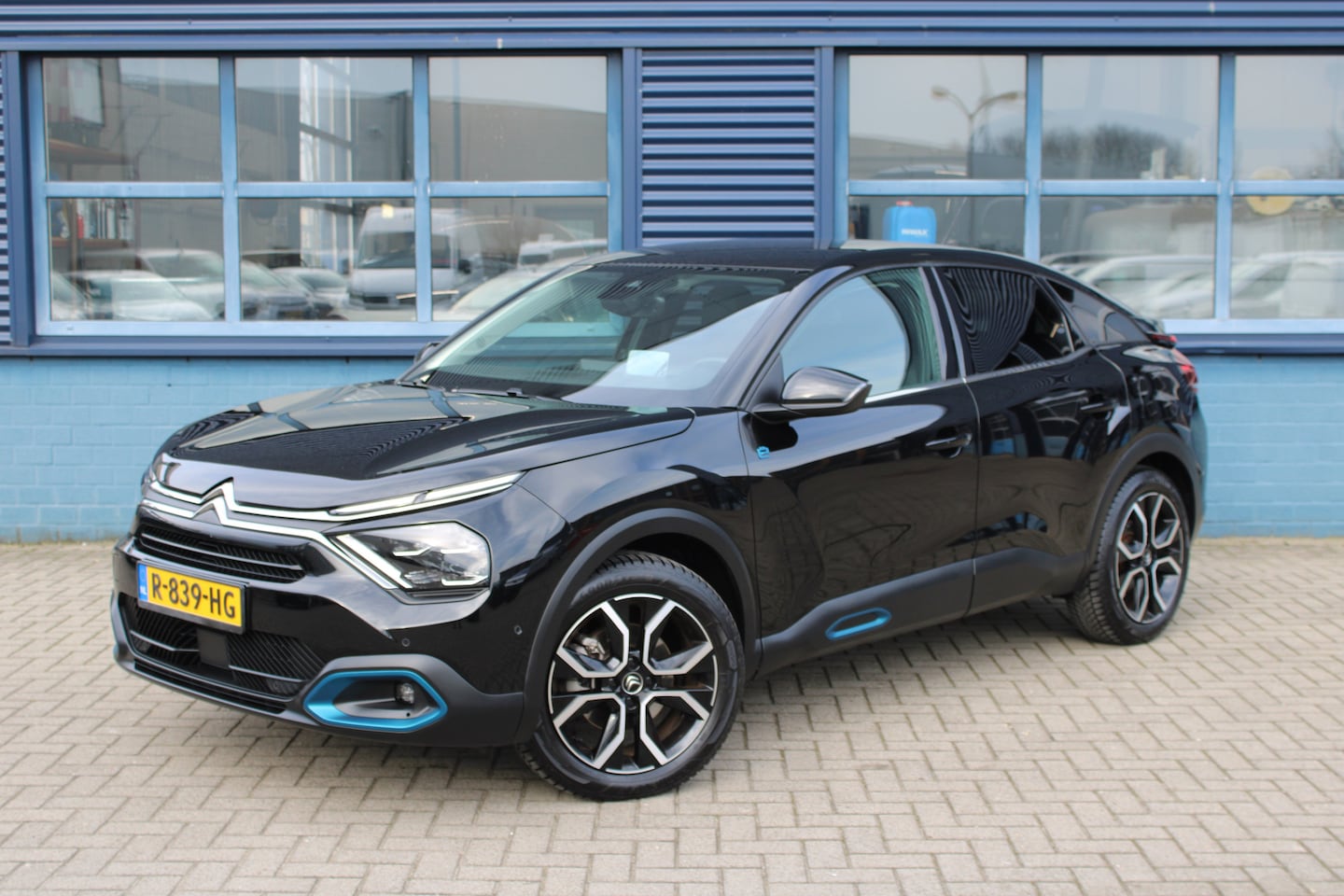 Citroën Ë-C4 - Citroen Shine Pack Business 50 kWh LEDER | NAVI | Head-up Display | Adaptive Cruise Contro - AutoWereld.nl
