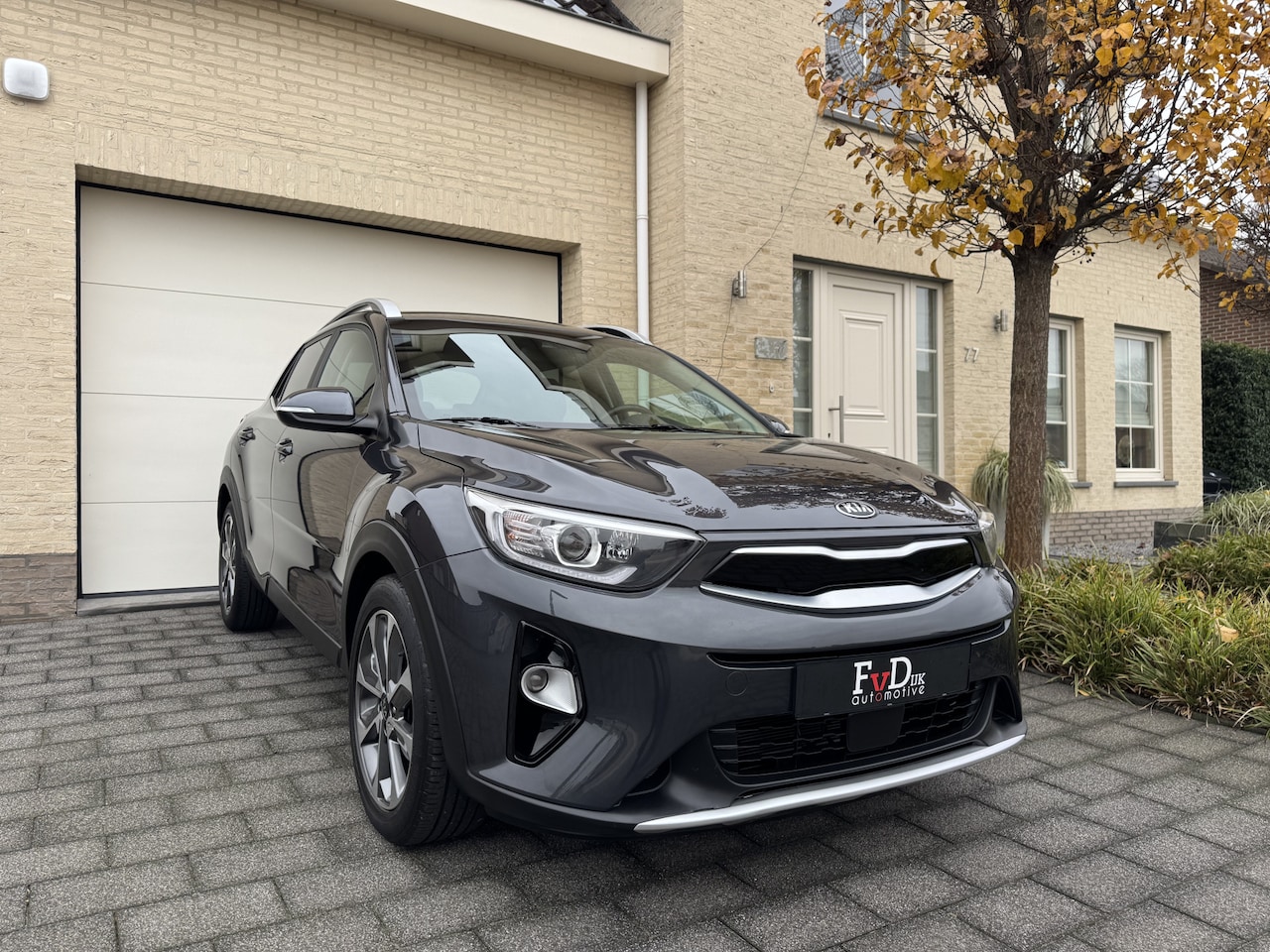 Kia Stonic - 1.0 T-GDi 100pk DynamicLine Navi Camera Carplay DAB Led 17" Pdc - AutoWereld.nl