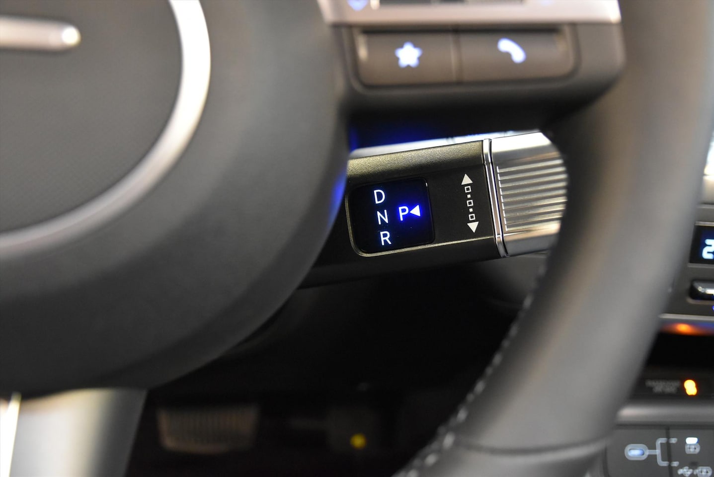 Hyundai Kona - 1.6 Hybride DCT Premium Sky I Demovoordeel - AutoWereld.nl