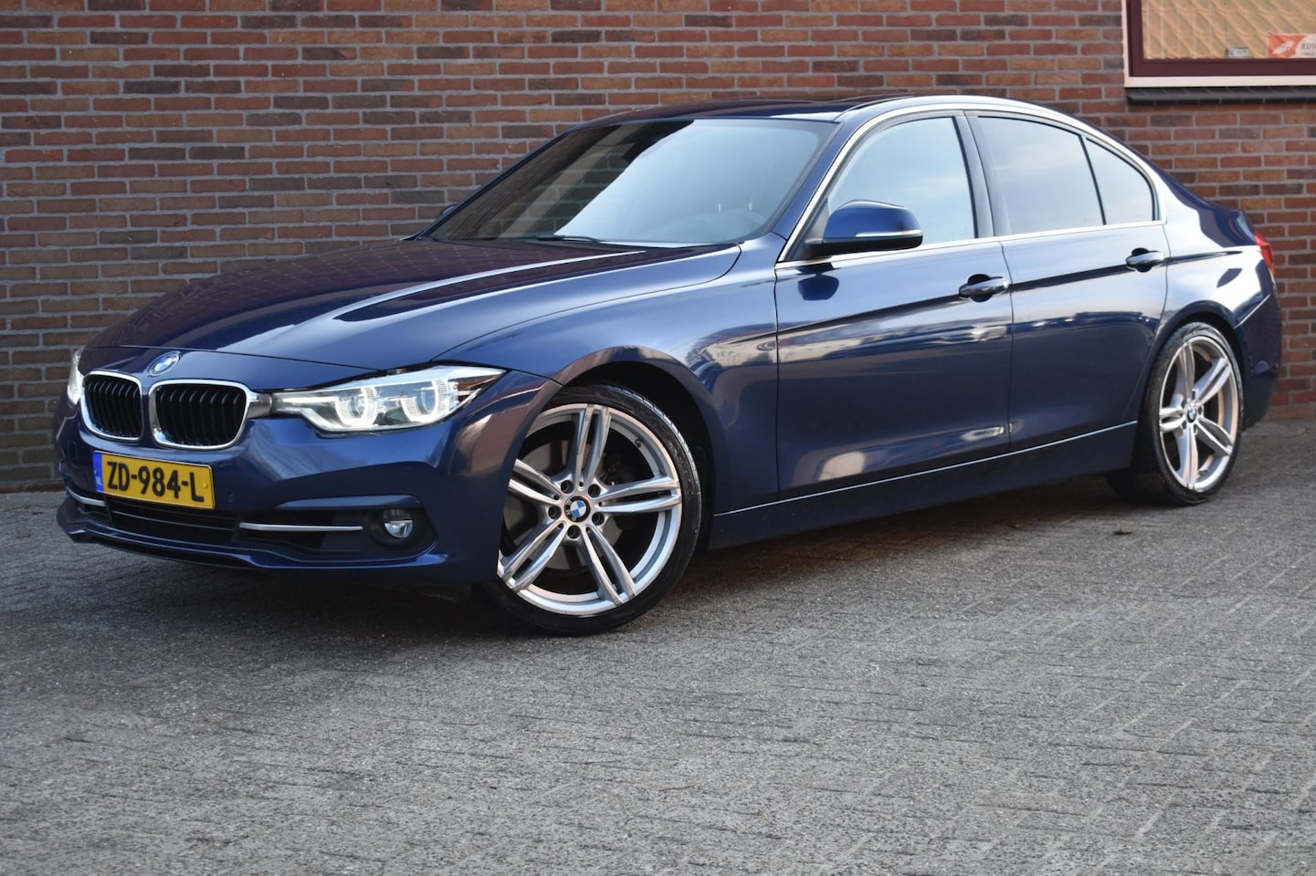 BMW 3-serie - 330d M Sport '15 LED Leder Clima Navi Cruise Inruil mogelijk - AutoWereld.nl