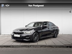 BMW 3-serie - Sedan 318i High Executive M-Sport 18 Inch / Getinte Ramen / Led Koplampen / Stoelverwarmin