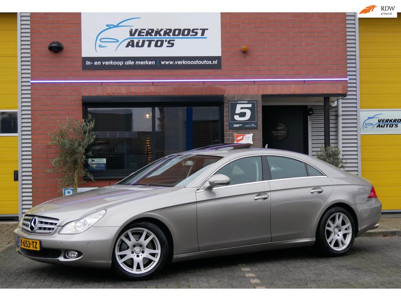 Mercedes-Benz CLS-klasse - 350 CGI youngtimer. pano. camera. uniek mooie staat - AutoWereld.nl