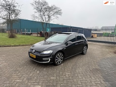 Volkswagen Golf - 1.4 TSI GTE