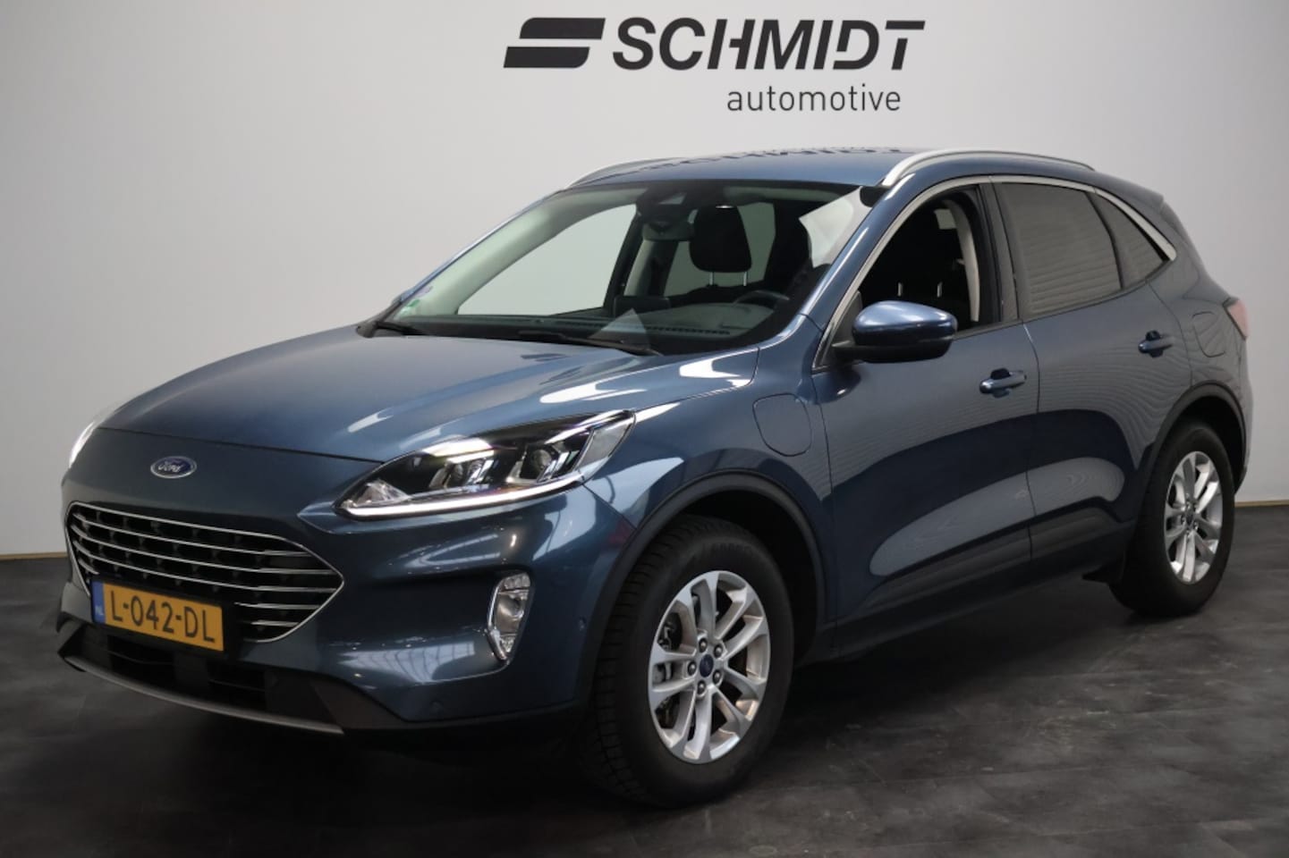 Ford Kuga - 2.5 PHEV Titanium Automaat | Trekhaak | Winter Pakket | LED - AutoWereld.nl