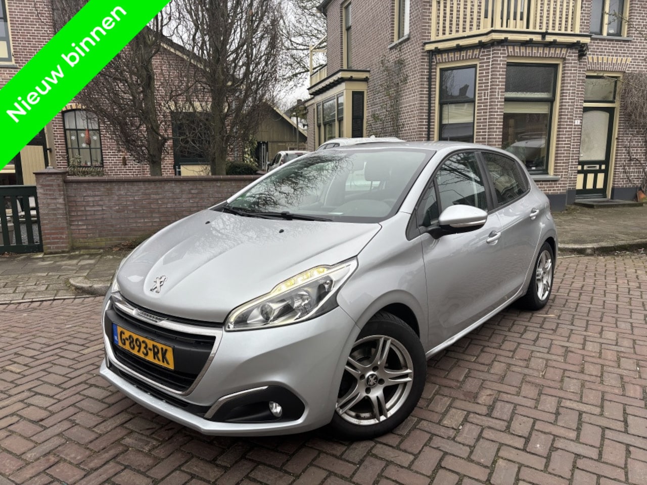 Peugeot 208 - 1.6 HDi Fase 2 Navi|Clima|Parksensor 2017 - AutoWereld.nl