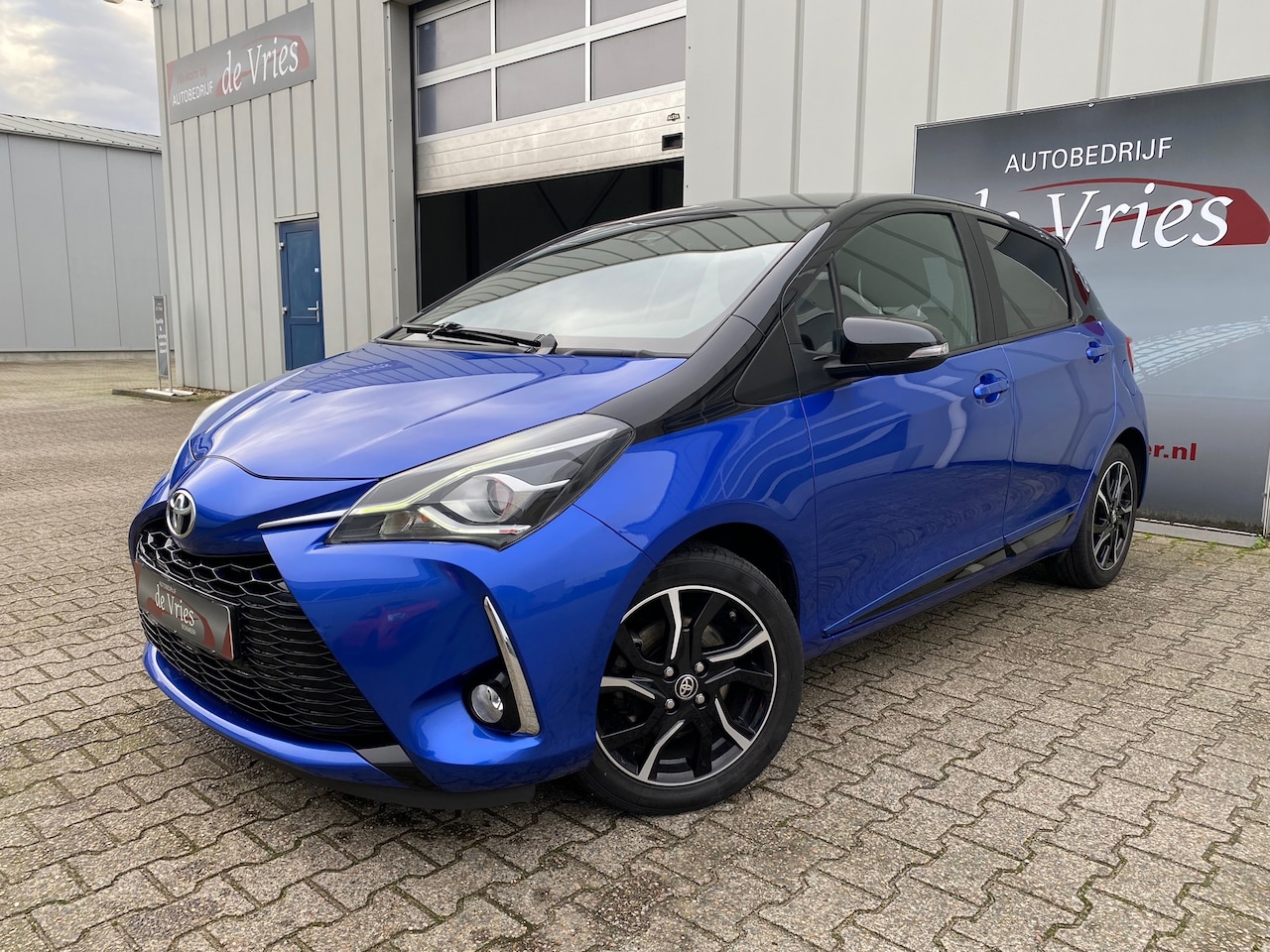 Toyota Yaris - 1.5 VVT-i Selection / Clima / Cruise / Camera / LMV / LED - AutoWereld.nl