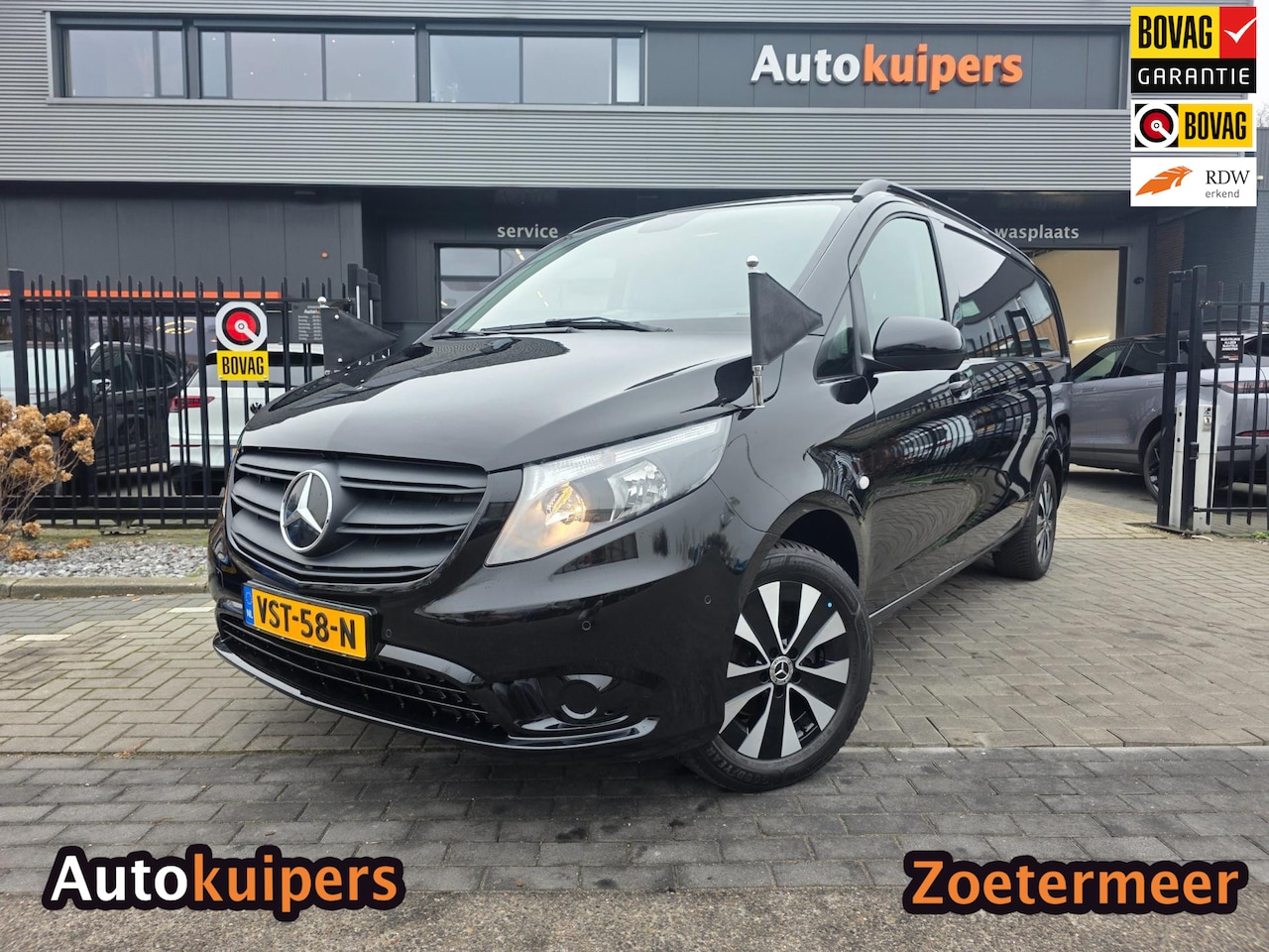 Mercedes-Benz Vito - 110 CDI Lang | OVERBRENG AUTO | PRACHTIGE CABINE | Met o.a. navigatie, achteruitrijcamera, - AutoWereld.nl