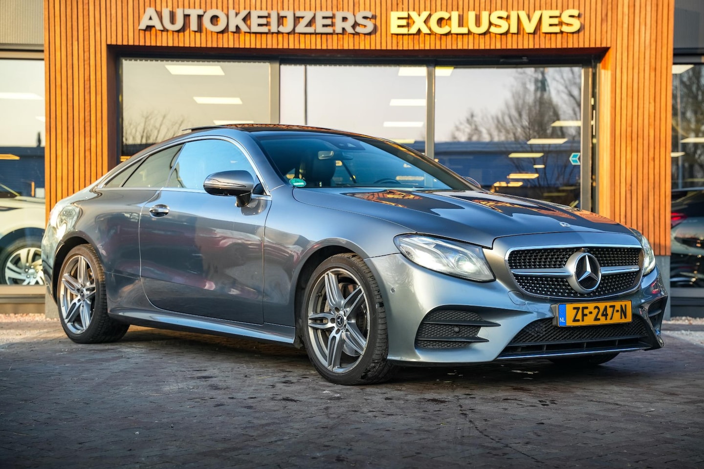 Mercedes-Benz E-klasse Coupé - 400 4MATIC AMG Panodak Leer Burmester Widescreen Ambient Verlicht. 360 Cam. - AutoWereld.nl