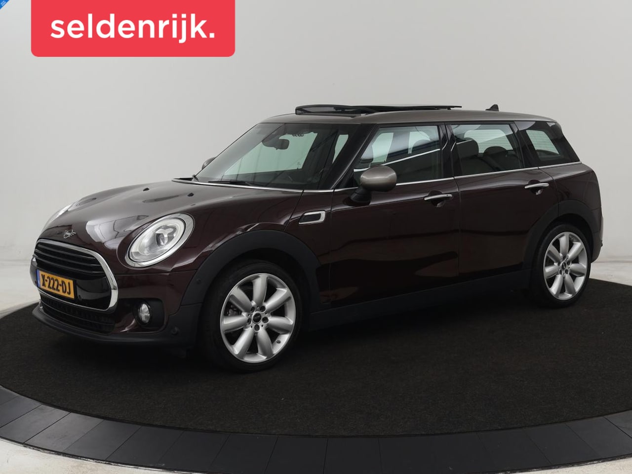 MINI Clubman - 1.5 Cooper Chili | Panoramadak | Leder | Stoelverwarming | Navigatie | Climate control | C - AutoWereld.nl