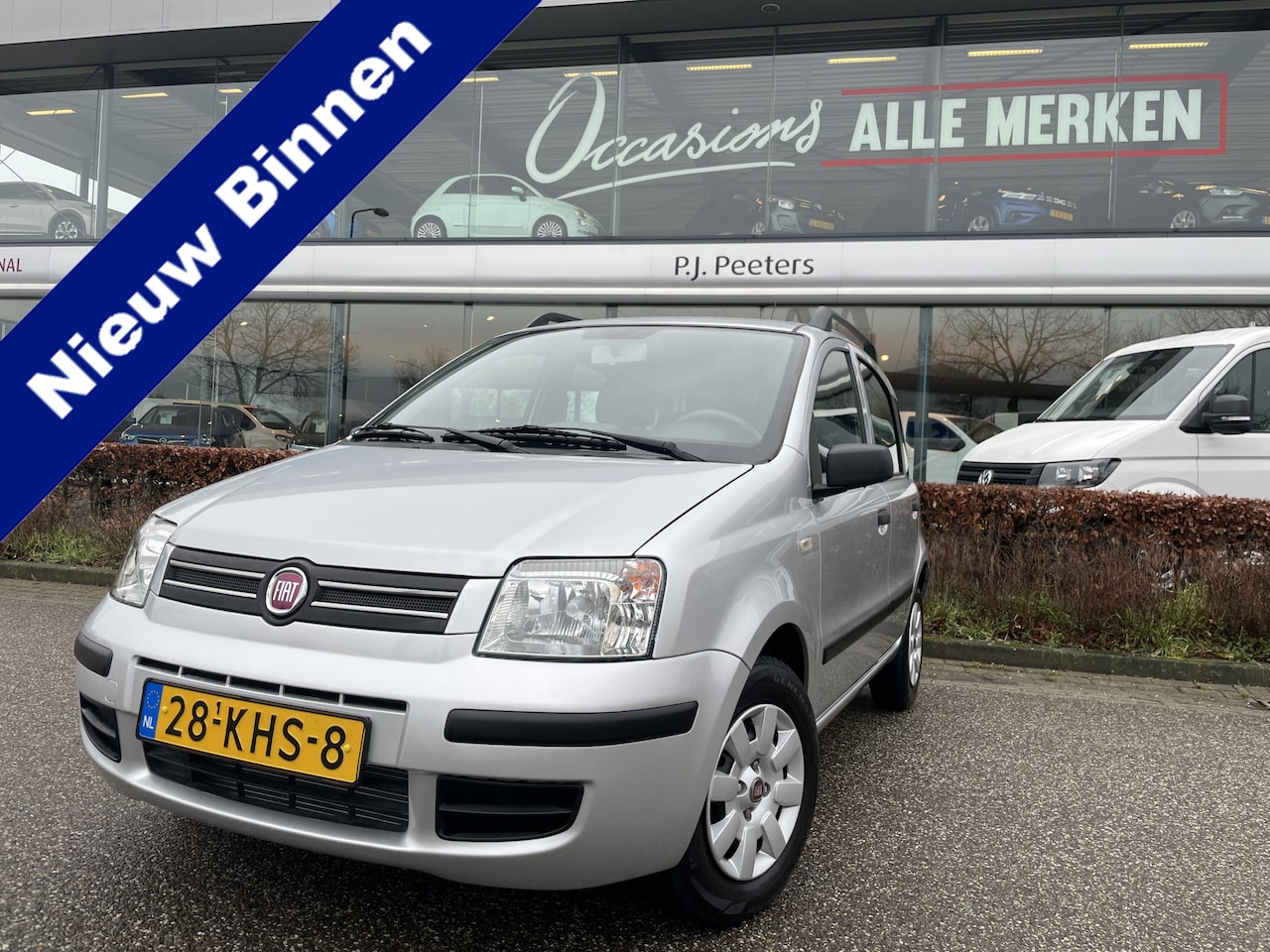 Fiat Panda - 1.2 Sky Automaat - Airco - Parkeersensoren achter - Dakrails - Elektrische ramen voor - Ra - AutoWereld.nl