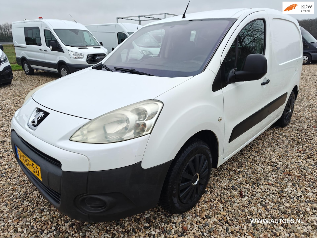Peugeot Partner - 120 1.6 HDI L1 XR 120 1.6 HDI L1 XR , apk jan. 2027 , Lage km , Airco , leuke bus , 2e Eig. - AutoWereld.nl