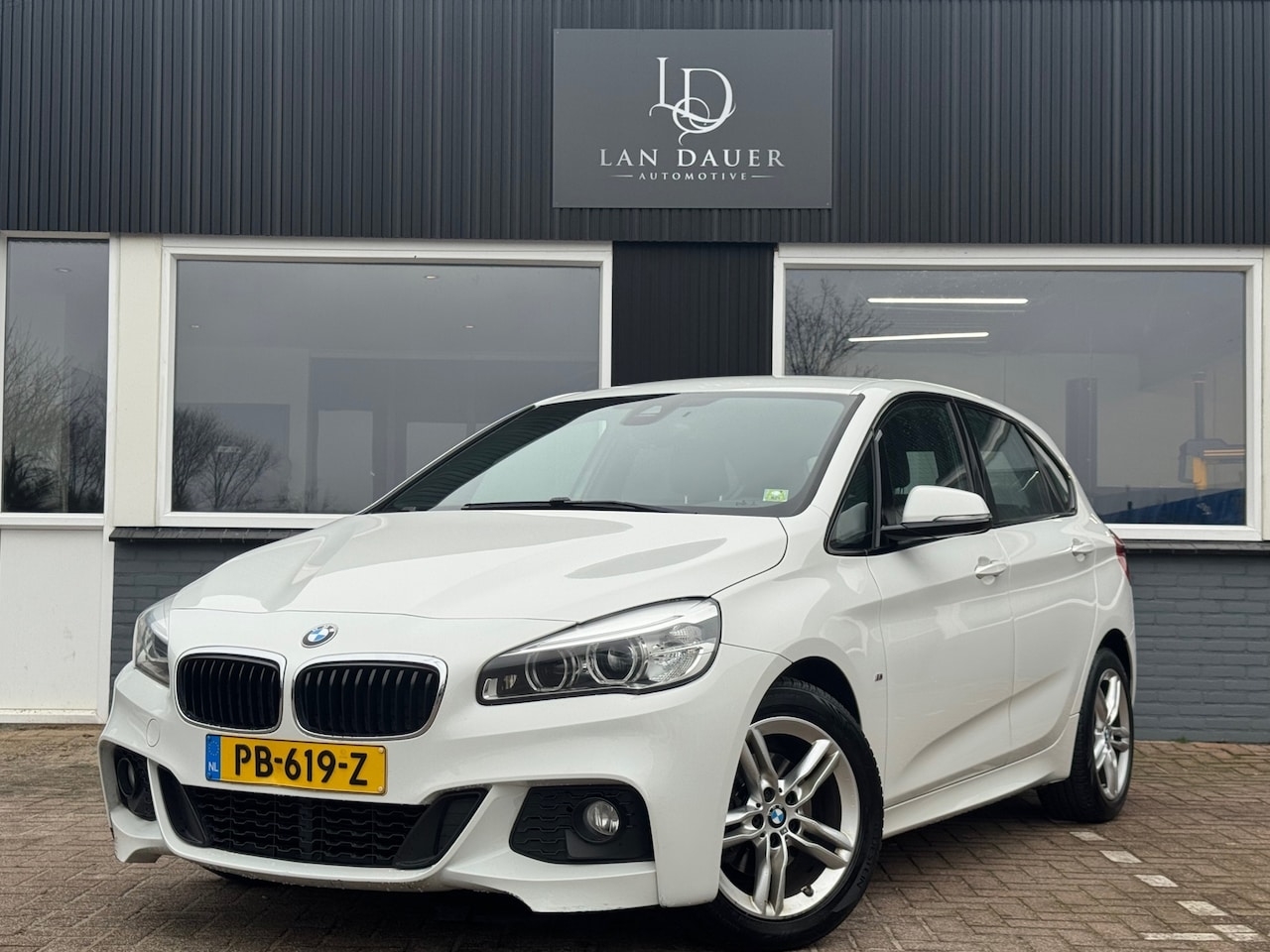 BMW 2-serie Active Tourer - 218i Centennial Executive / M-SPORT PAKKET ! - AutoWereld.nl