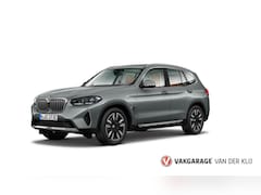 BMW X3 - XDrive30e | Panorama | Trekhaak | Laser | Head-Up | Camera | Keyless |