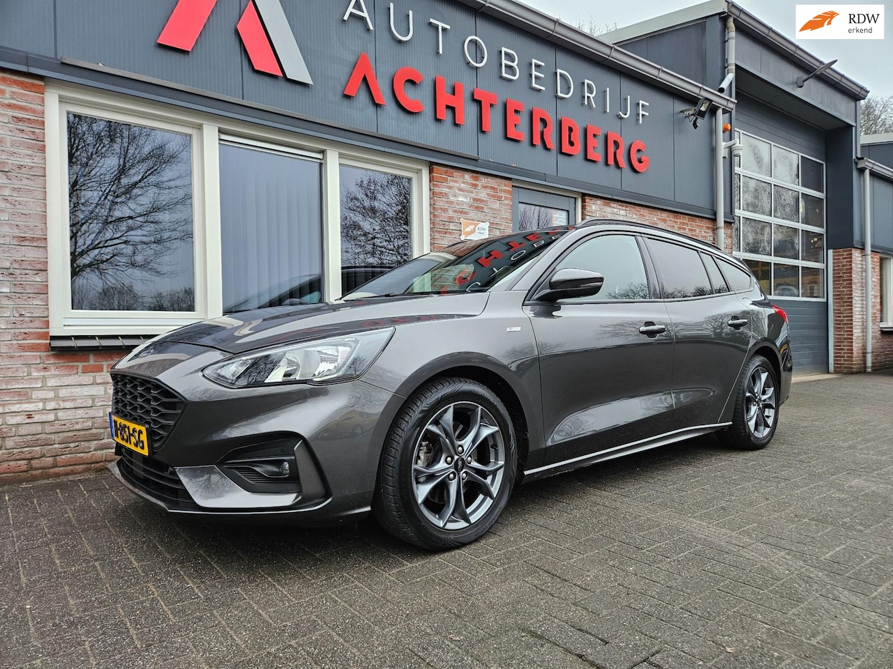 Ford Focus Wagon - 1.0 EcoBoost ST Line Business Navigatie! Mooie/Nette Auto! Carplay! Airco! Cruise Control! - AutoWereld.nl