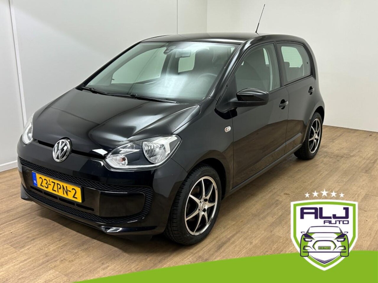 Volkswagen Up! - Occasion 1.0 move up! BlueMotion | Zwart | Tweedehands Volkswagen Up | Airco | Bluetooth a - AutoWereld.nl