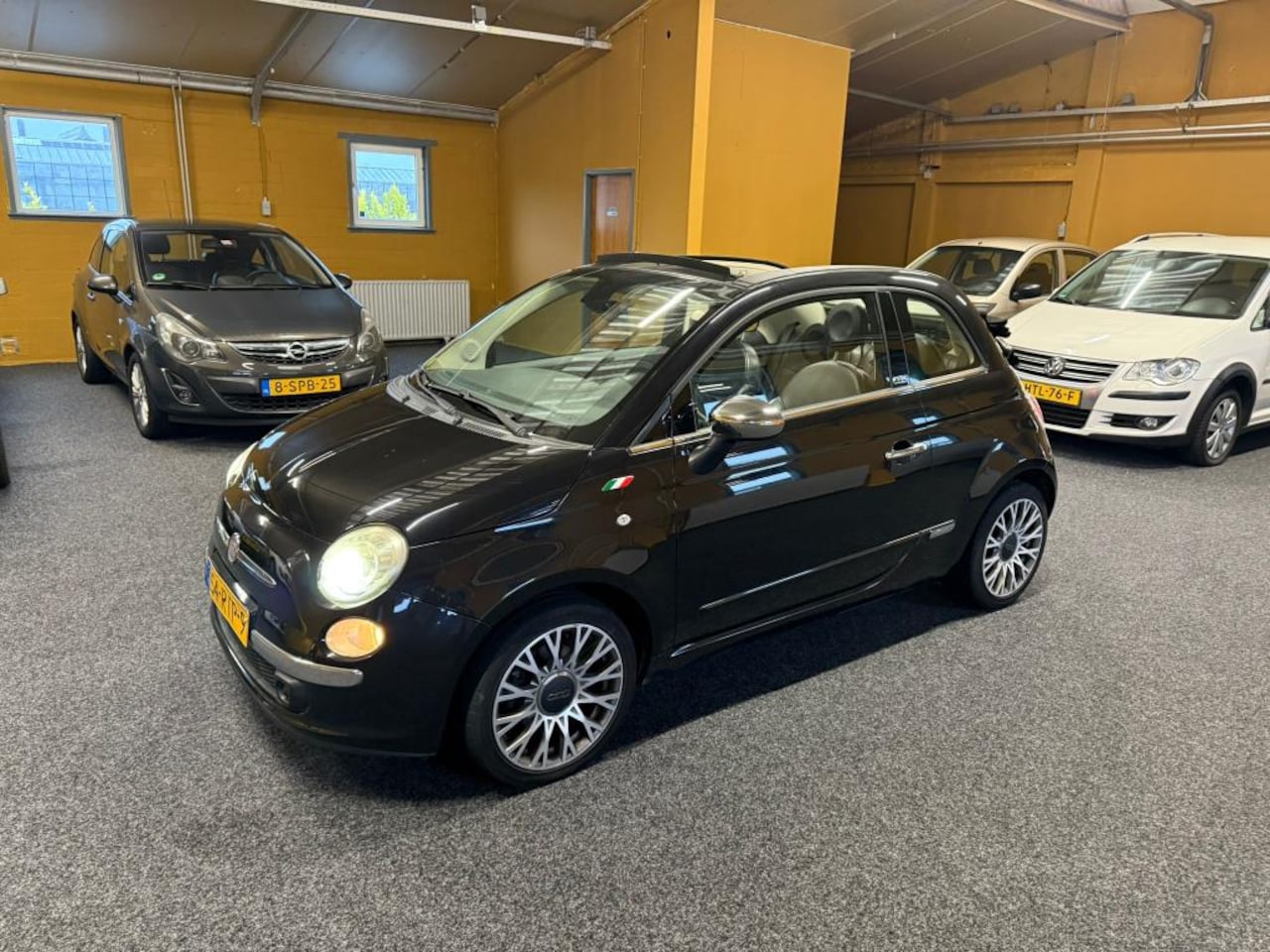 Fiat 500 C - 0.9 TwinAir Lounge & AUTOMAAT & CAR PLAY & LEDER STOELEN - AutoWereld.nl