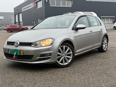 Volkswagen Golf - 1.4 TSI Connected Series Pano