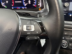 Volkswagen T-Roc - 1.5 TSI 150PK AUTOMAAT SPORT PANO VIRTUAL NAVI CAMERA PDC NAP