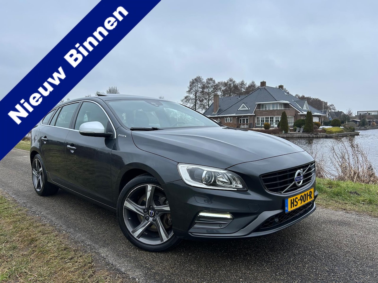 Volvo V60 - 2.4 D6 Twin Engine R-Design Schuifdak/ Afneembare Trekhaak / Vol Opties! - AutoWereld.nl