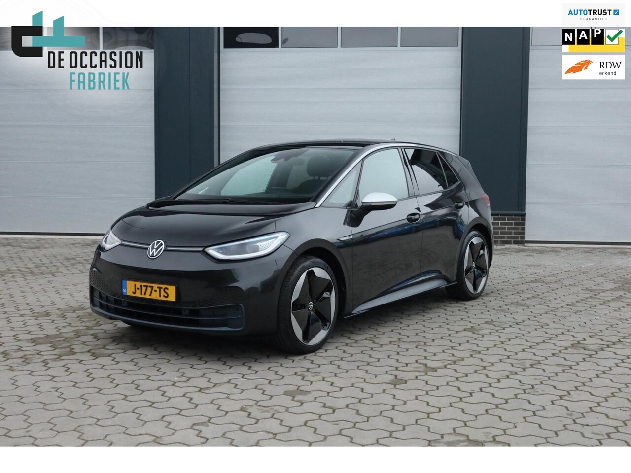 Volkswagen ID.3 - First Max 58 kWh IQ Light Pano Trekhaak Carplay - AutoWereld.nl