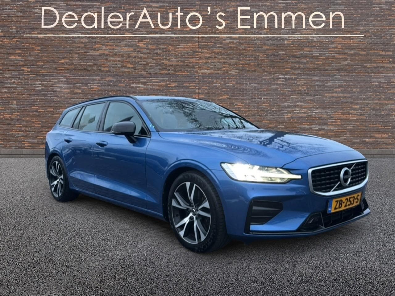 Volvo V60 - 2.0 T5 R-Design 2.0 T5 R-Design - AutoWereld.nl