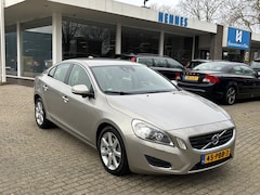 Volvo S60 - 2.0T 270pk Leder Xenon Driver Support Stoelverwarming