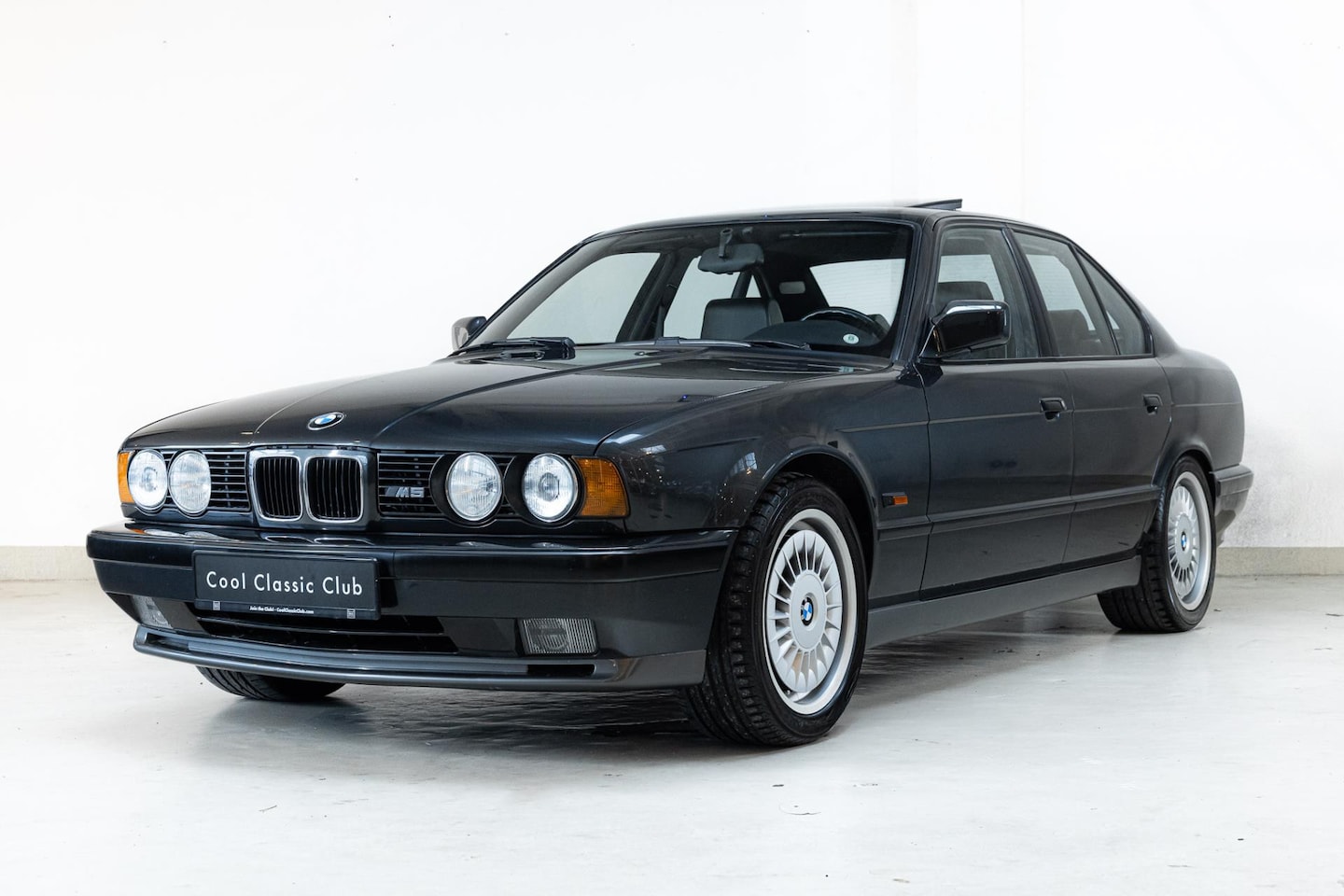 BMW M5 - 5-serie Original Mileage - Fully documented history - Incl toolkit - AutoWereld.nl